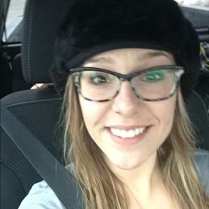 Meet your Posher, Keely